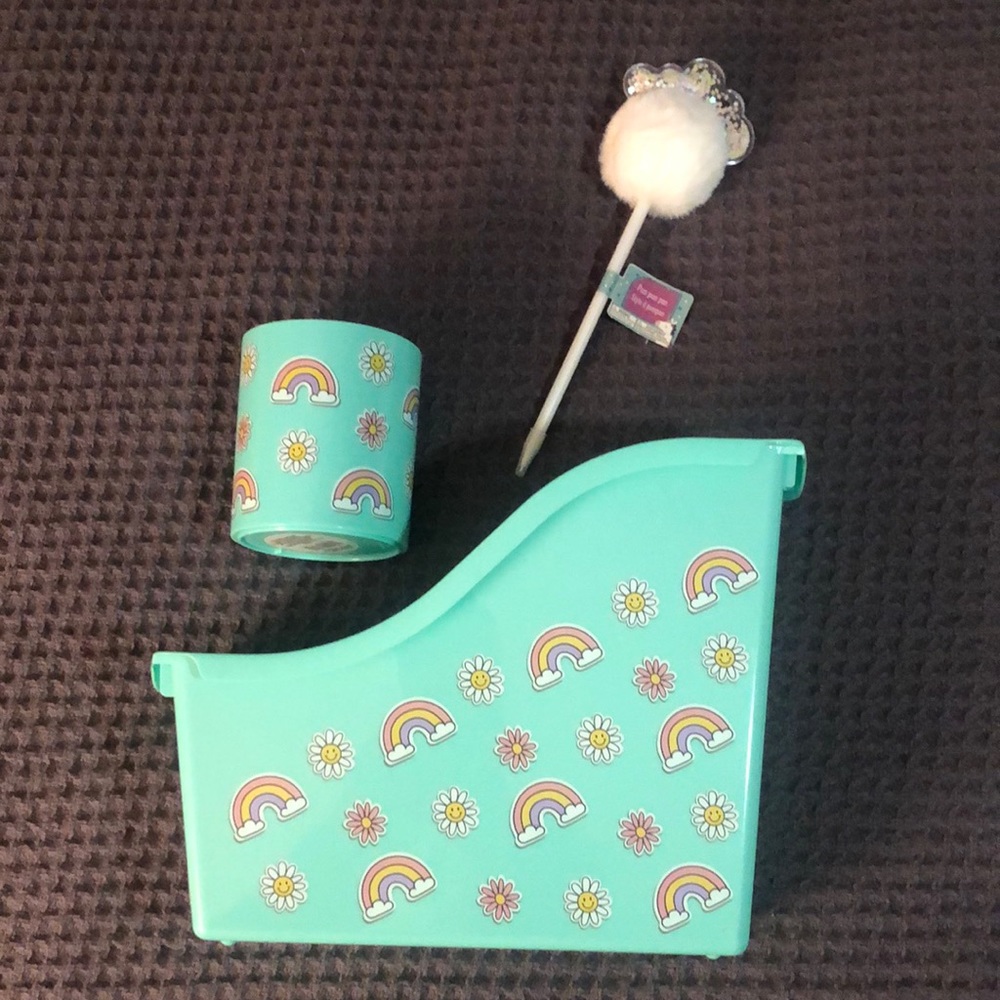 😊 3 Piece Desk Set 🌈 Rainbow, Flower, Daisy Smiley Faces Pen & Book Holder 🌸